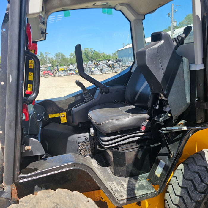 USED 2011 JCB 260 Skid Steer Loader - No Bucket