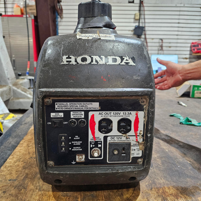 USED Honda EU2000i 2000-Watt Portable Inverter Generator Gas Powered 34561