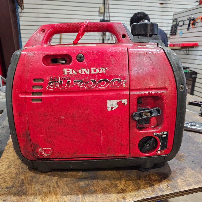 USED Honda EU2000i 2000-Watt Portable Inverter Generator Gas Powered 34561