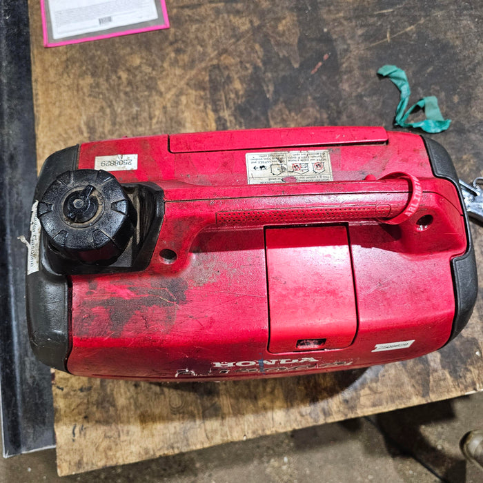USED Honda EU2000i 2000-Watt Portable Inverter Generator Gas Powered 34561