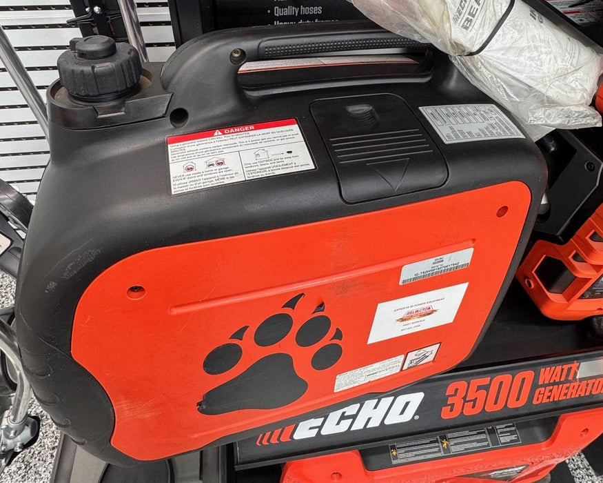 ECHO Bearcat IG2000 Watt Inverter Generator SCRATCH N DENT