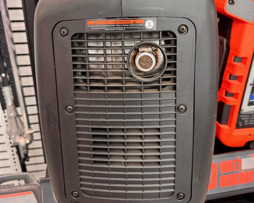 ECHO Bearcat IG2000 Watt Inverter Generator SCRATCH N DENT