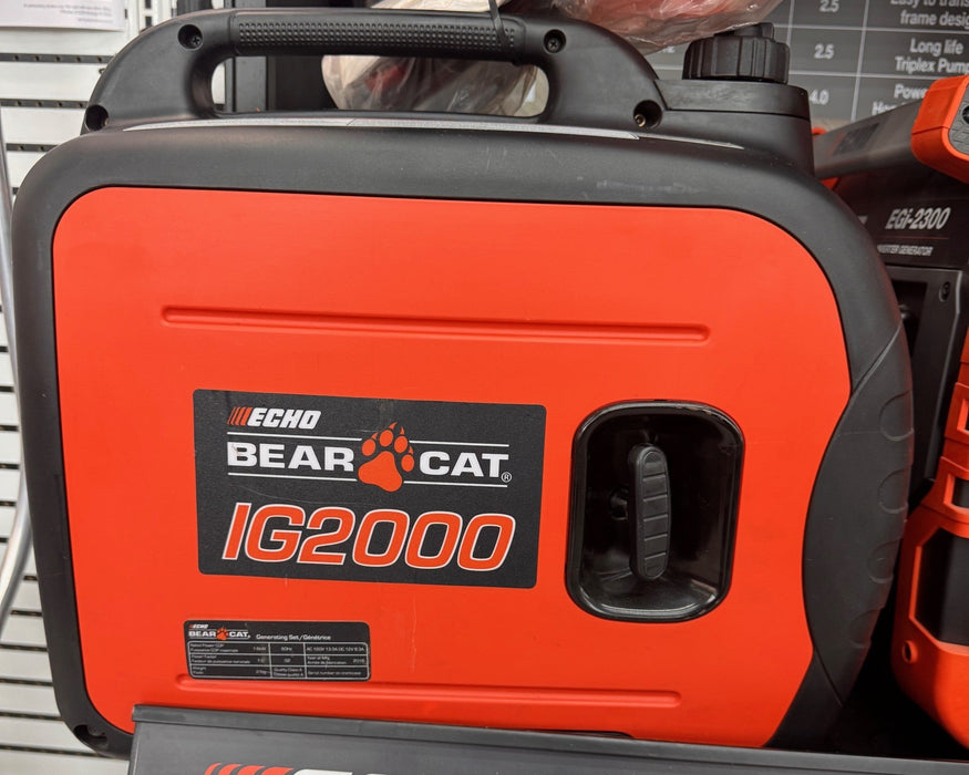 ECHO Bearcat IG2000 Watt Inverter Generator SCRATCH N DENT