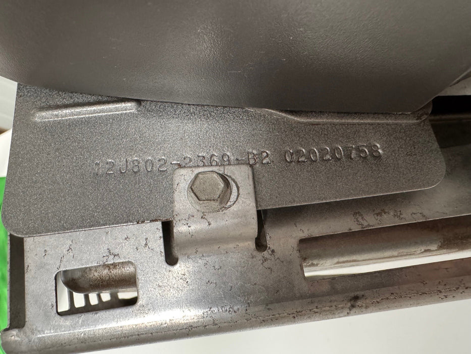 Briggs & Stratton 12J802-2369 Engine Vertical Recoil Start 25 mm X 80mm Discontinued CLOSEOUT