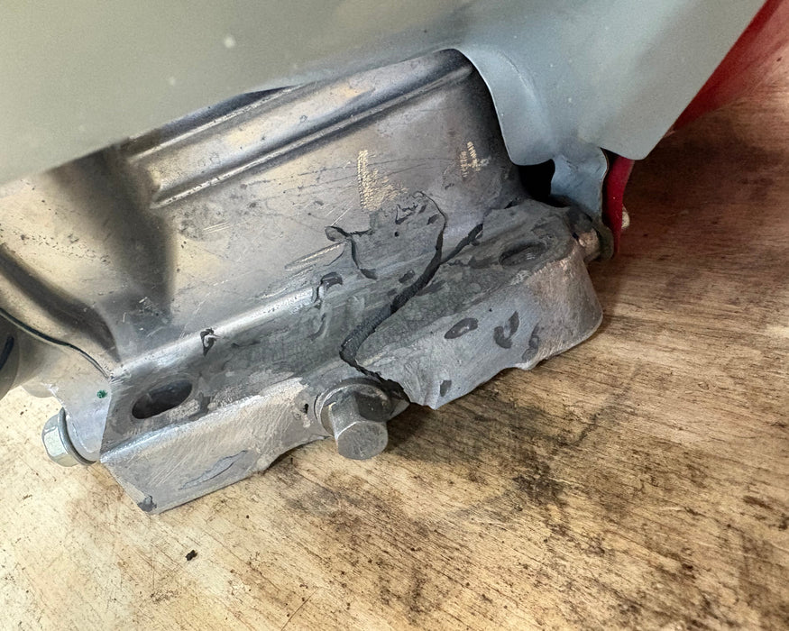 Honda GX160-QX2 Engine 3/4"  x 2-7/16/" Shaft Horizontal Recoil 4.8 HP (49 State, No California) SCRATCH N DENT