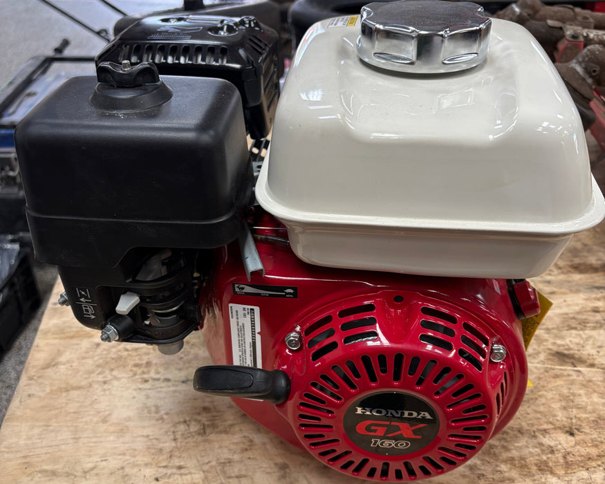 Honda GX160-QX2 Engine 3/4"  x 2-7/16/" Shaft Horizontal Recoil 4.8 HP (49 State, No California) SCRATCH N DENT