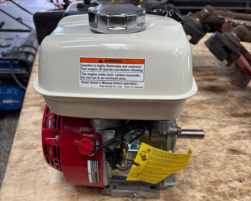 Honda GX160-QX2 Engine 3/4"  x 2-7/16/" Shaft Horizontal Recoil 4.8 HP (49 State, No California) SCRATCH N DENT