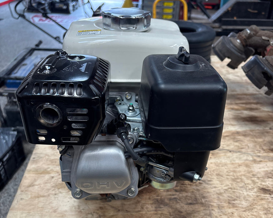Honda GX160-QX2 Engine 3/4"  x 2-7/16/" Shaft Horizontal Recoil 4.8 HP (49 State, No California) SCRATCH N DENT