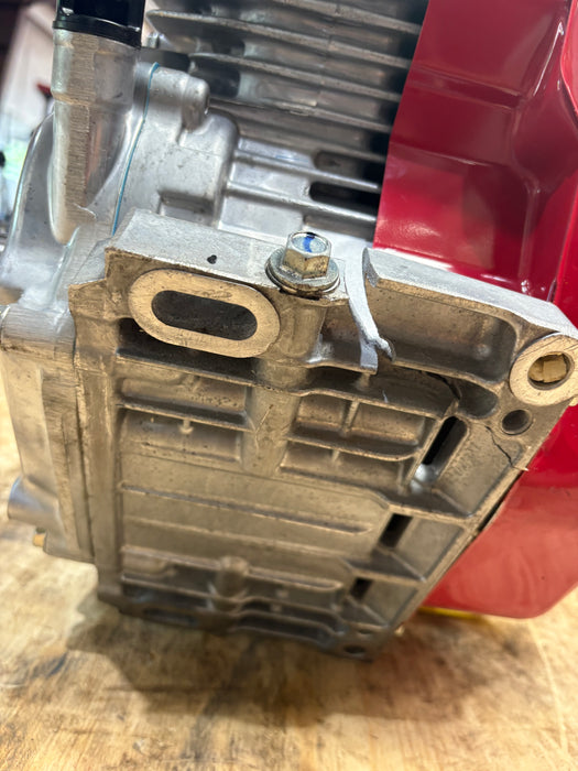 Honda GX390-QAE2 Engine 1" x 3-31/64" Shaft Horizontal Electric 11.7 HP (49 State, No California) SCRATCH N DENT