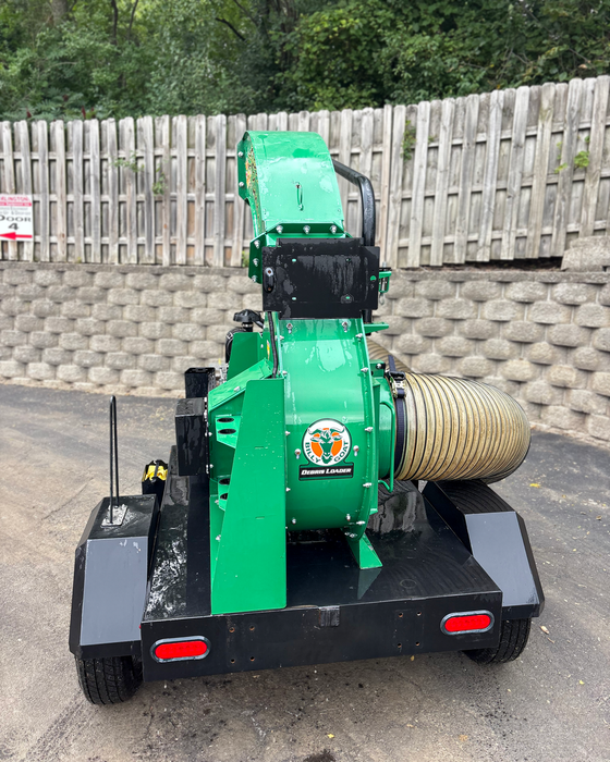 Billy Goat DL3700VETR Leaf Dragon Debris Loader Ele Start Vanguard 37 HP (Show Model)
