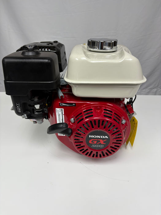 Honda GX200-QX2 Engine 3/4" x 2-7/16" Shaft Horizontal Recoil 5.8 HP (49 State, No California) SCRATCH N DENT