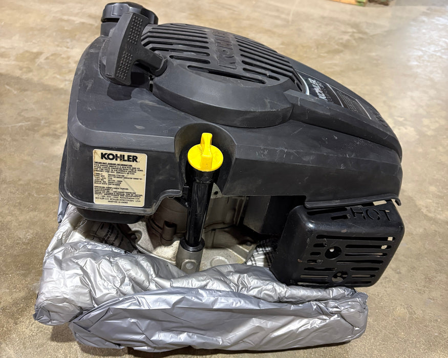 Kohler PA-XT173-0039 Engine 7/8" x 1.78" Vertical Recoil Start 4.5 HP SCRATCH N DENT