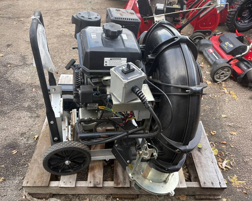 DEMO Umount UB-14H Front-Mounted Blower Hand-Controlled Kohler CH440 14HP